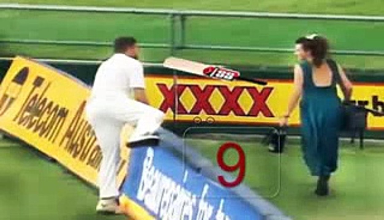 Top 10 Funny Moments Ever In Cricket World - 2015