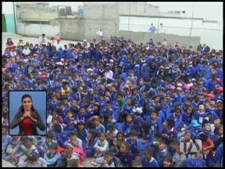 “Dino” enseña a los niños a decir no a las drogas y al bullying