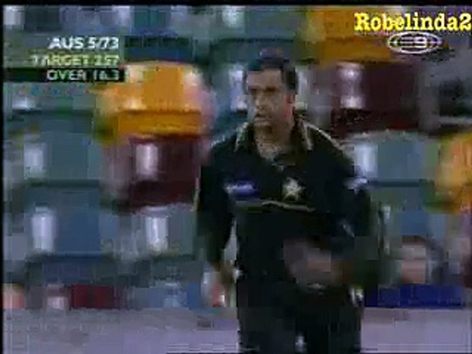 Shoaib Akhtar BRUTAL BOUNCER to Shane Watson 2002 GABBA