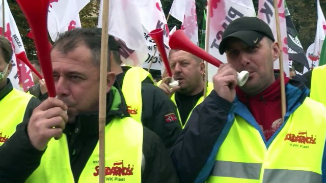 Rechtsruck bei Wahl in Polen erwartet