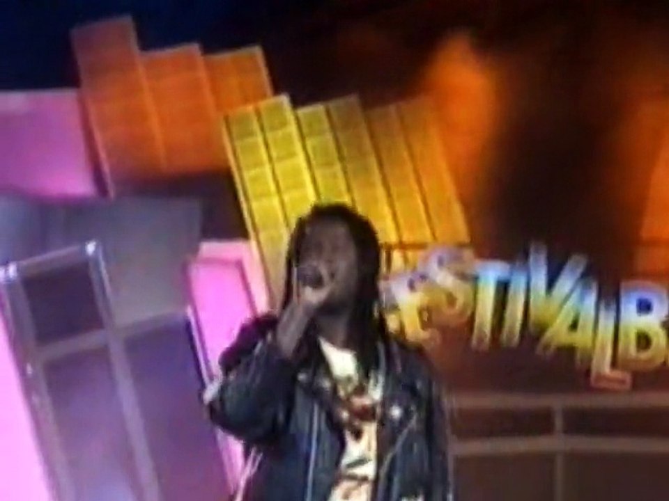 PAPA WINE - ROOTSIE & BOOPSIE YOU ARE MY SUNSHINE (live)89