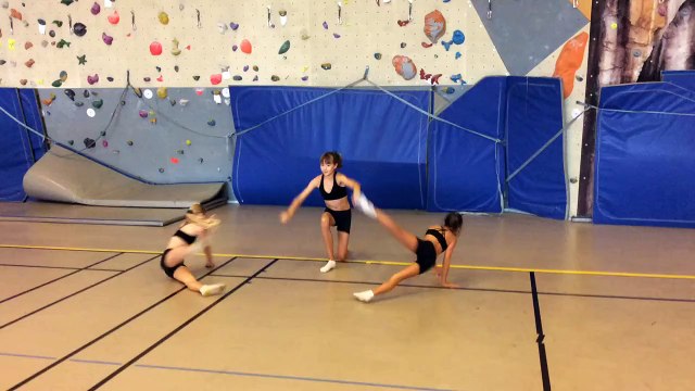 Démo trio Morgane-léanna-Juliette durant le forum des associations septembre 2015