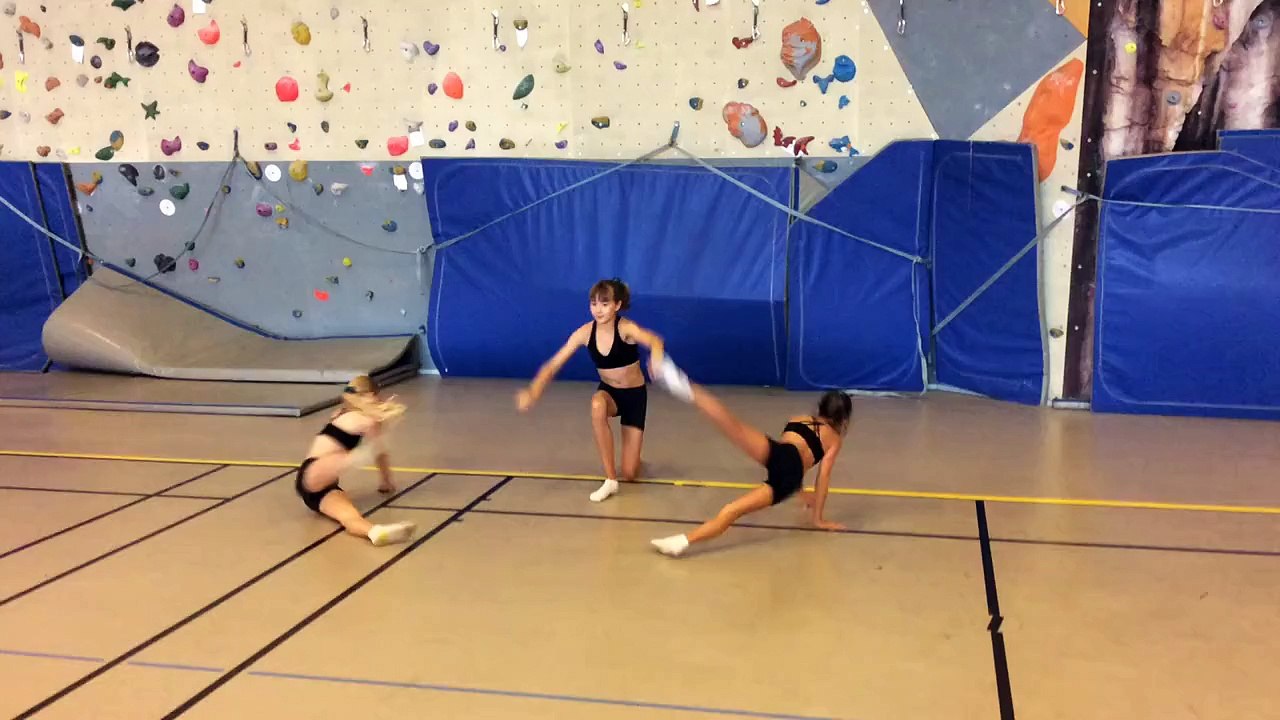 Démo trio Morgane-léanna-Juliette durant le forum des associations septembre 2015