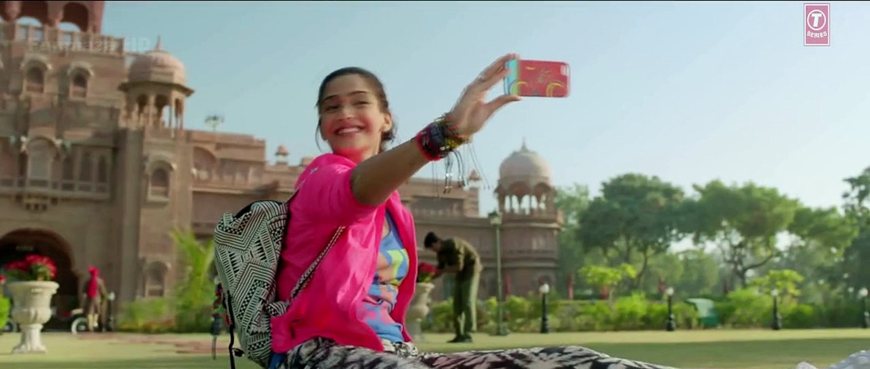 Engine Ki Seeti HD Video Song - Khoobsurat Sonam Kapoor