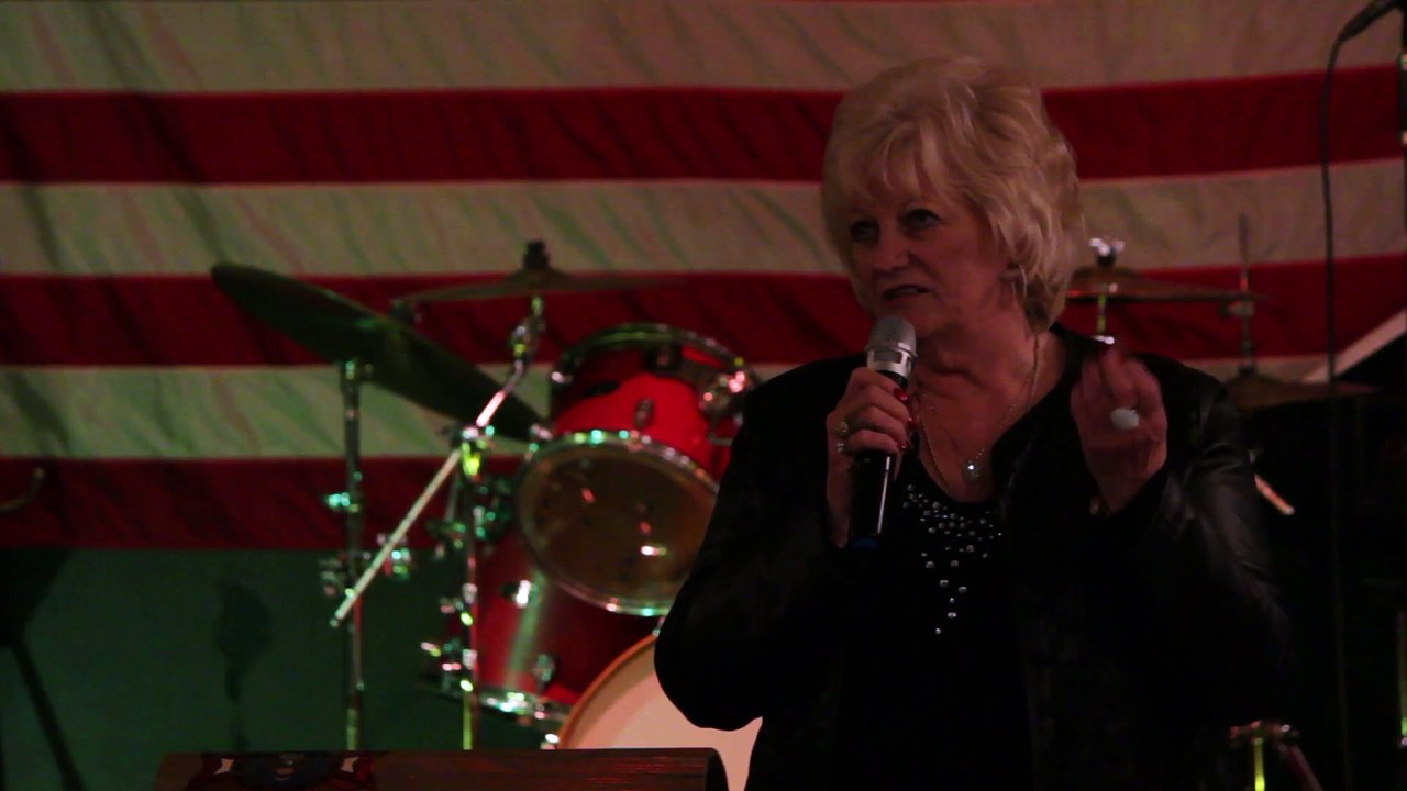 Sandi Pichon shares memories at Elvis Presley Memorial VFW 2015 part 2 of 3