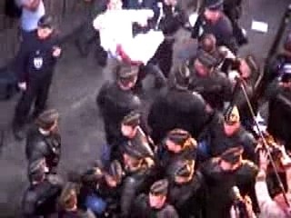 Jeunes Protestent contre le Sarkozysme lors du 1er Tour Présidentiel ✊