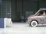 1996 Toyota Camry | Frontal Moderate Overlap Crash Test | CrashNet1