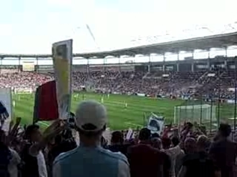 TFC - PSG - Ecoutez chanter ...