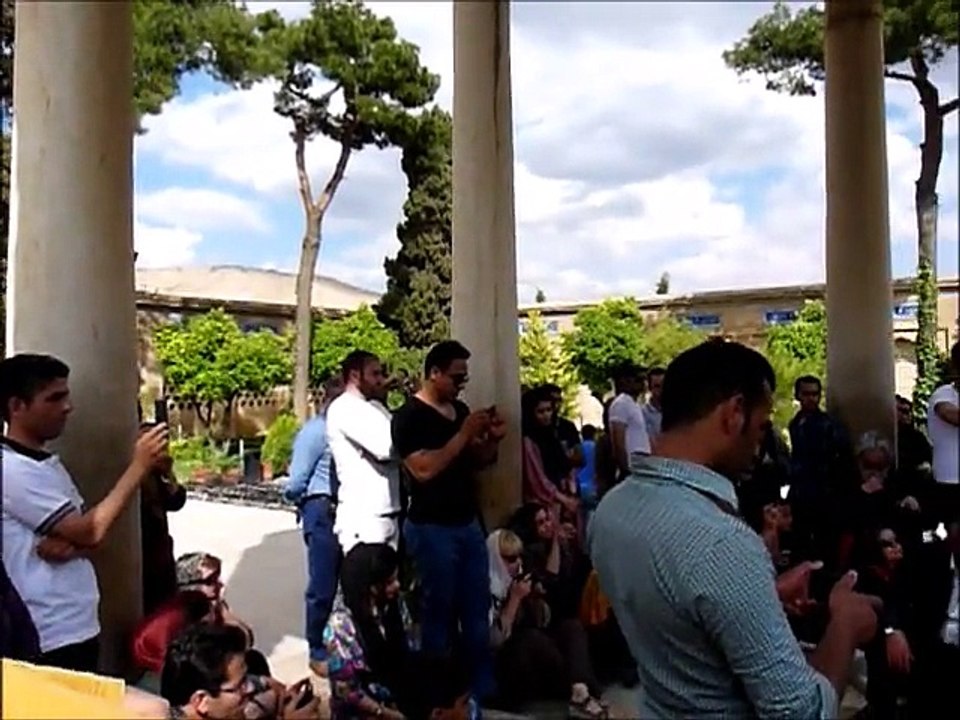 Shiraz : Hommage impromptu à Hafez