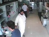 A Man Stolen Apple Laptop from Hafeez Center Lahore