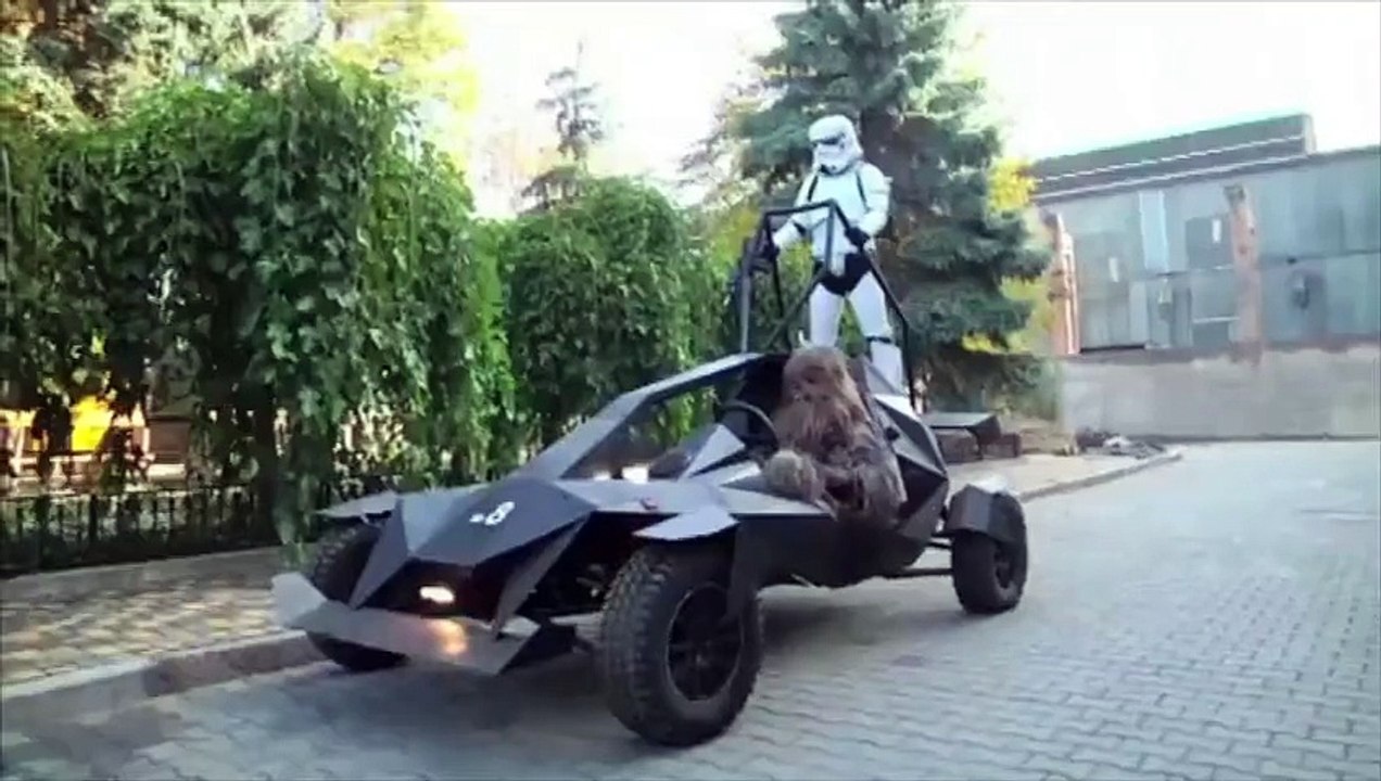 Ukraine: Une statue de Lénine transformée... en Dark Vador