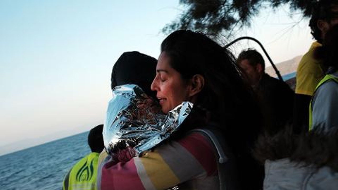 Talk to Al Jazeera - Syrian refugee: 'I'm scared of the way they look at us'