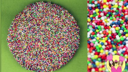 GIANT FRECKLE! Make this rainbow sprinkle treat for your Christmas party or candy bar funf