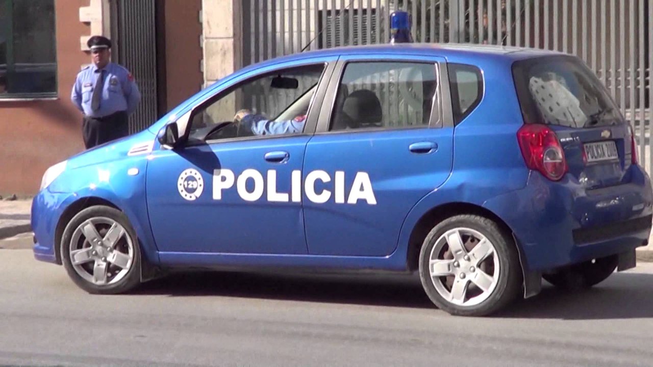 Report TV - U lirua në 2015 pas 17 viteve burg Aleksi kapet në lokal me pistoletë