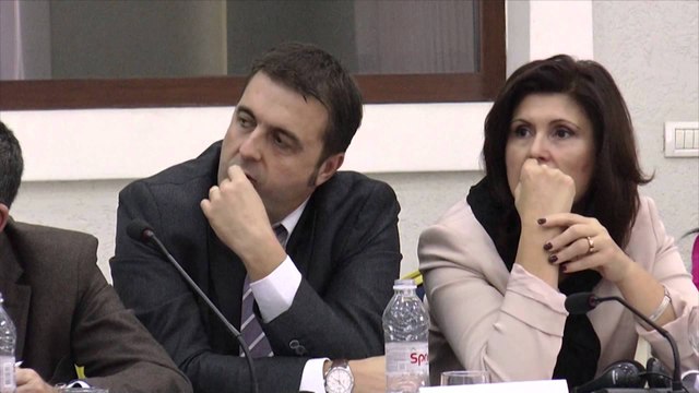 Report TV - Klosi: Kemi 26 mijë vende të reja pune, duhen njerëz të kualifkuar