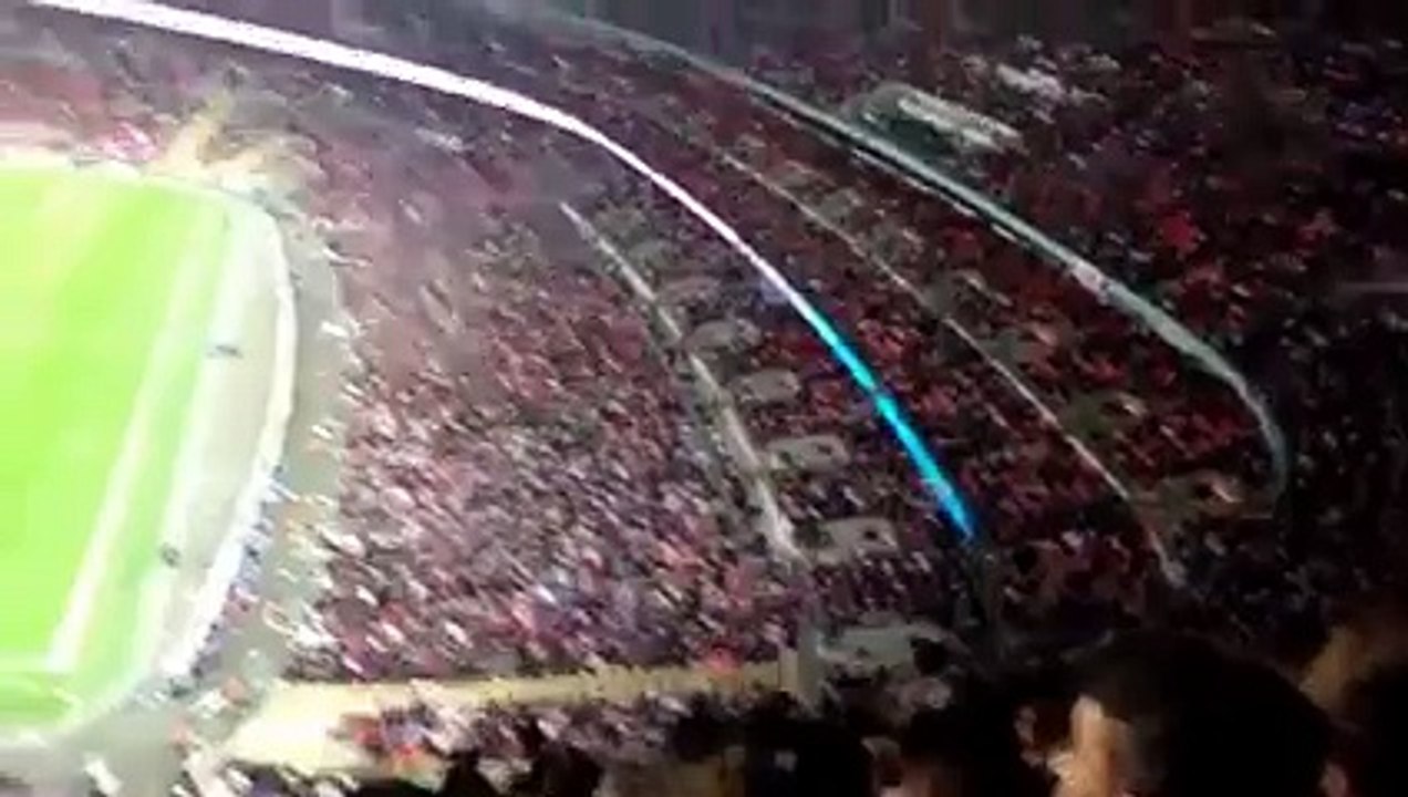 Kağıt uçakla futbolcu vurmak