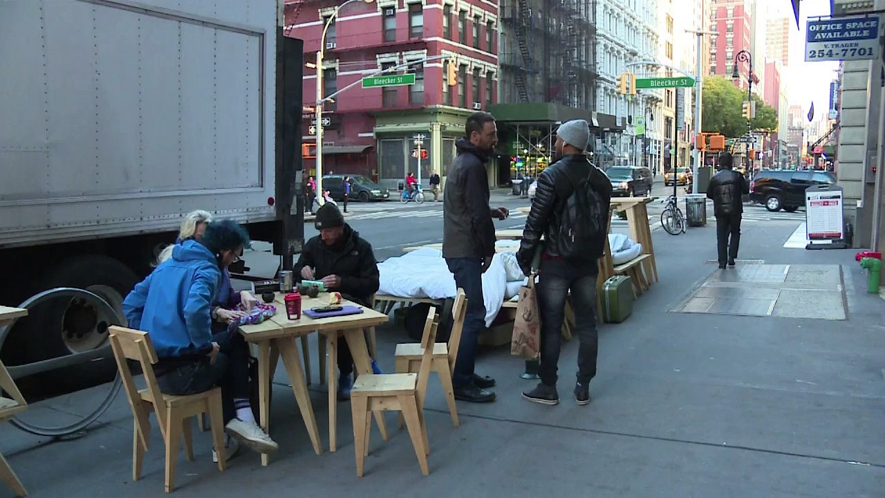 'Outdoor-Wohnzimmer' auf Manhattans Straßen