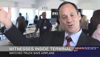 atterrissage impressionnant d'un avion à l'aide d'un pick-up