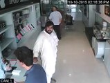 A Man Stolen Apple Laptop from Hafeez Center Lahore - Video Dailymotion_2