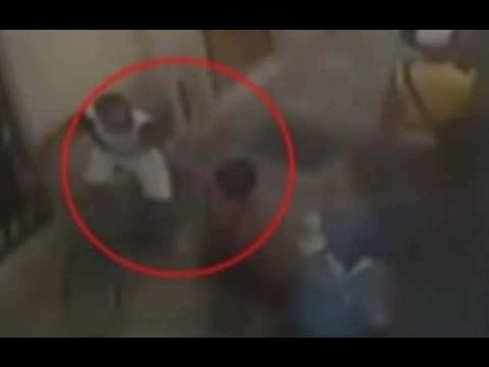 Bari - Scippatore in bici strappa collana ad una turista: arrestato (24.10.15)