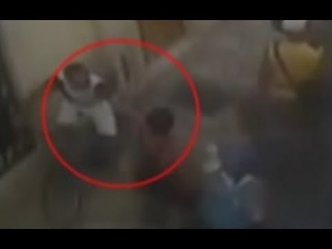 Bari - Scippatore in bici strappa collana ad una turista: arrestato (24.10.15)