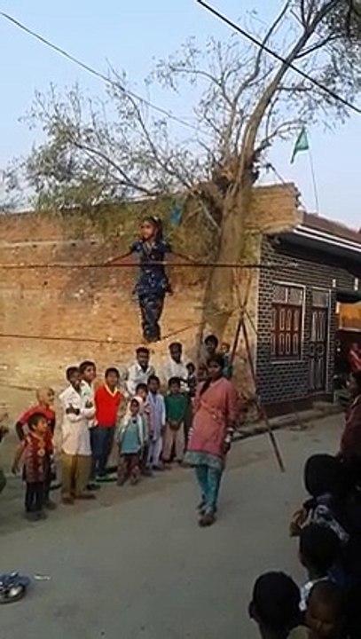 10 year age girl is show going to rasee