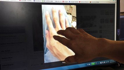 1215 Shower with freezing water hurt hands 冷水洗澡後手麻了