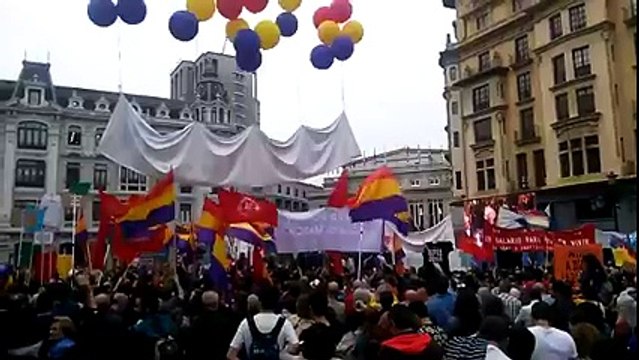 oviedo, republicanos delante del rey de españa (video censurado en la television)