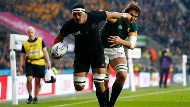 RWC Re:LIVE - McCaw sets up Kaino for opening try
