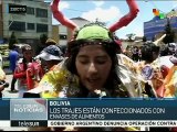 Estudiantes bolivianos confeccionan trajes con material reciclado