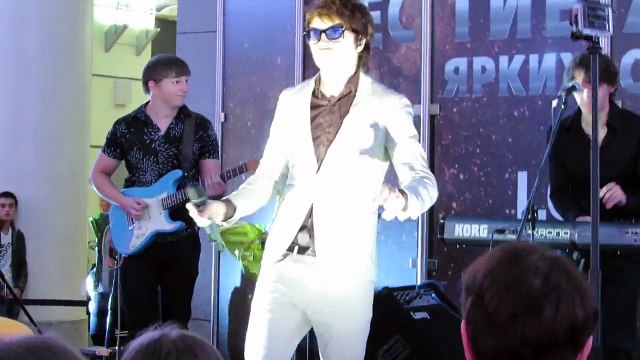 «SatisHorse» (фрагмент) А.Бон (Москва, ТЦ «Атриум», 6.09.2015) (Ира Мосягина)