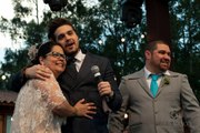 Surpresa! Luan Santana canta no casamento de Priscila e Flávio