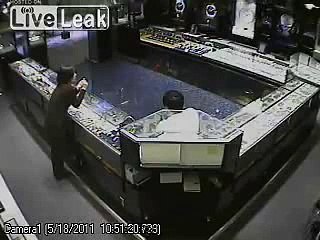 $800,000 Smash And Grab Robbery