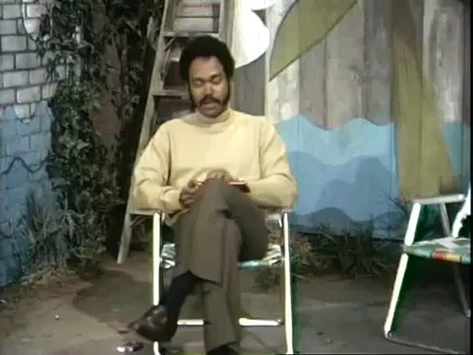 Classic Sesame Street Gordon reads Look At Me