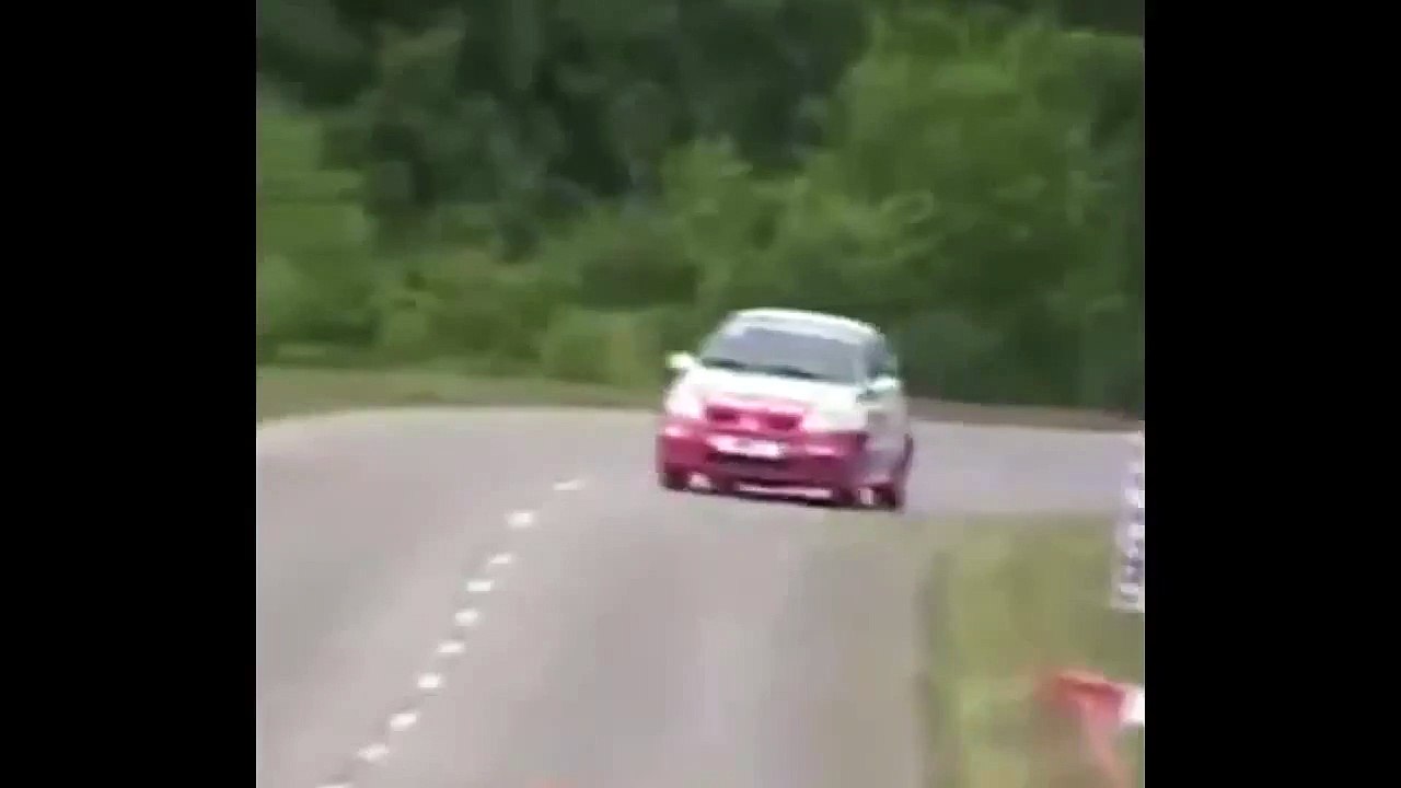 Жесткая авария на гонках