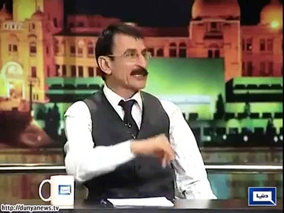 بڑا مودی بنا پھرتا ہے جو کبوتر سے ڈرتا ہے. بیچارے مودی کا ہال تو زرا دیکھیں