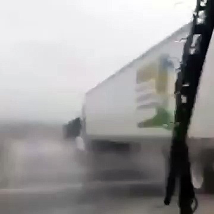 Hurricane Huracan Patricia causing major problems in Manzanillo, MX | 23 10 2015