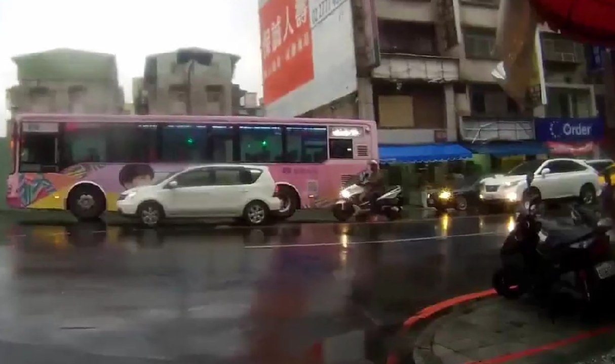 Scooter VS Scooter and SuperCar Vs Scooter