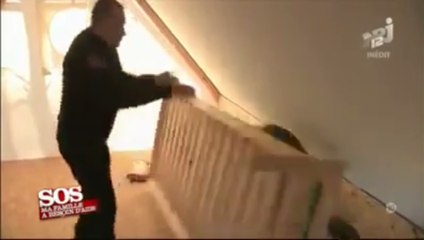 La technique extrême de Pascal le grand frère pour réveiller un ado