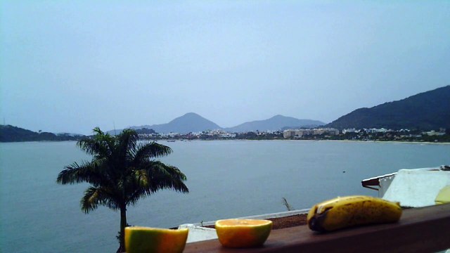 Mares de Ubatuba, Barcos de Pesca na entrada do porto, praia do Cruzeiro, Ubatuba, SP, Brasil, 2015