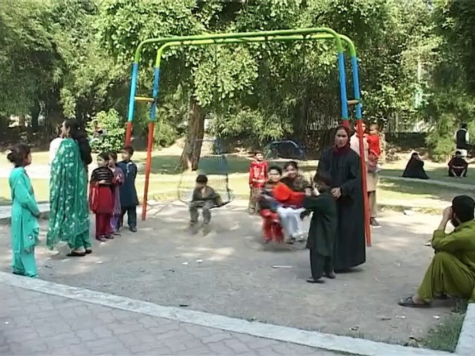 Khyber_Da Mashum Mezbani superb repoter baby