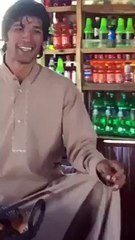 Pakoray wala look like IMRAN KHAN