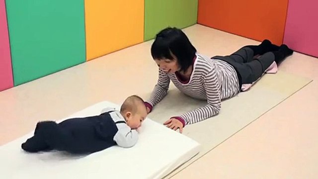 骨盤エクササイズで産後ダイエット：赤ちゃんと遊びながら～おすわり期