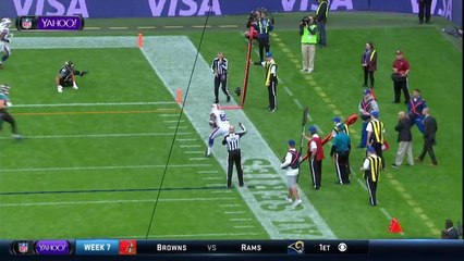 Gragg forgets where he is, catches ball out of bounds