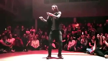 Esse cara realmente de outro planeta!