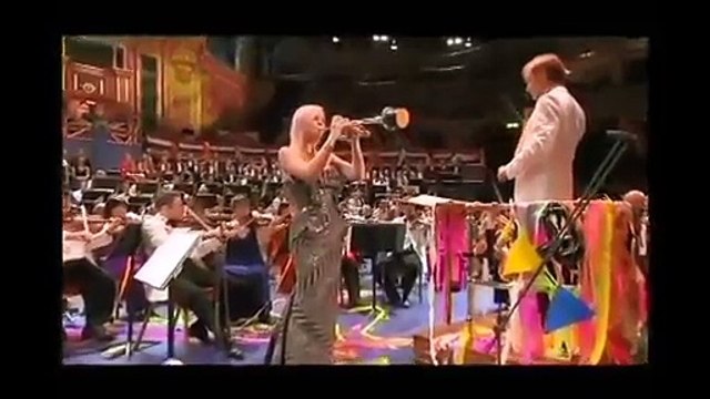 Oriental Tango: sensual and passionate belly dance cocktail