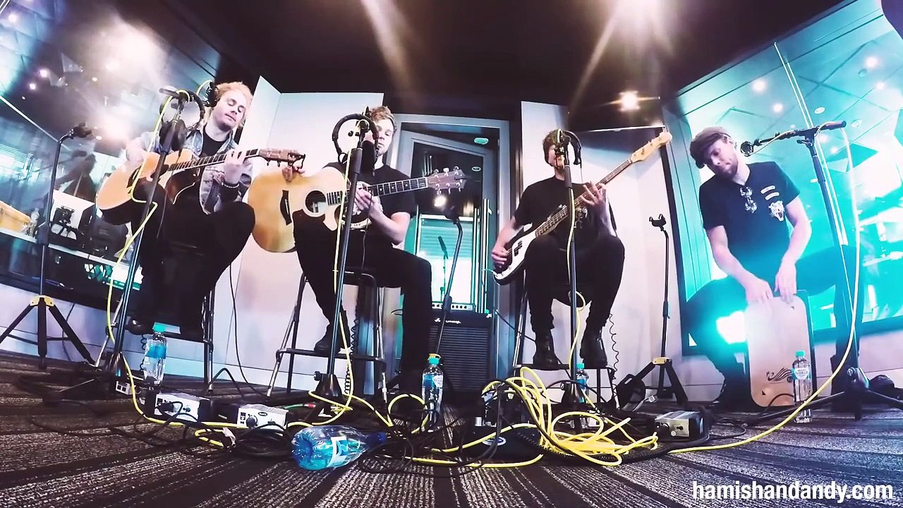 5SOS - Shes Kinda Hot (acoustic)