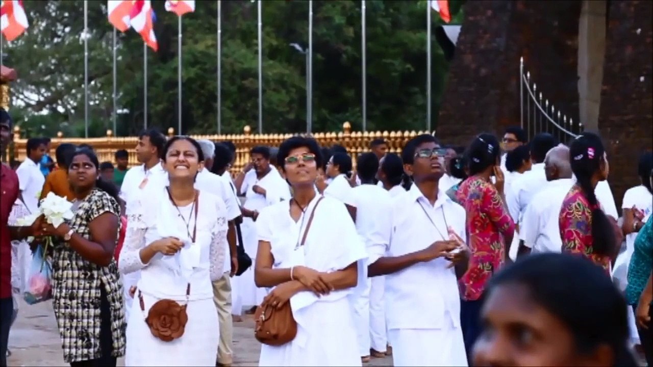 Seruwawila ahasen mathu kala wismitha budu ruwa   - සේරුවාවිල ගුවනේ මතු වූ සැතපෙන බුදුරුව