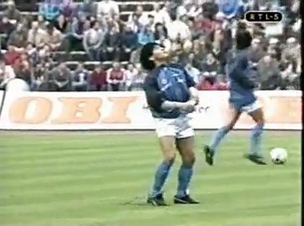 Maradona (Napoli) - warm-up in Daimler-Stadium/Stuttgart - 1988/89