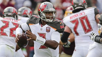 Buccaneers Jameis Winston hits Dye for a 7-yard touchdown
